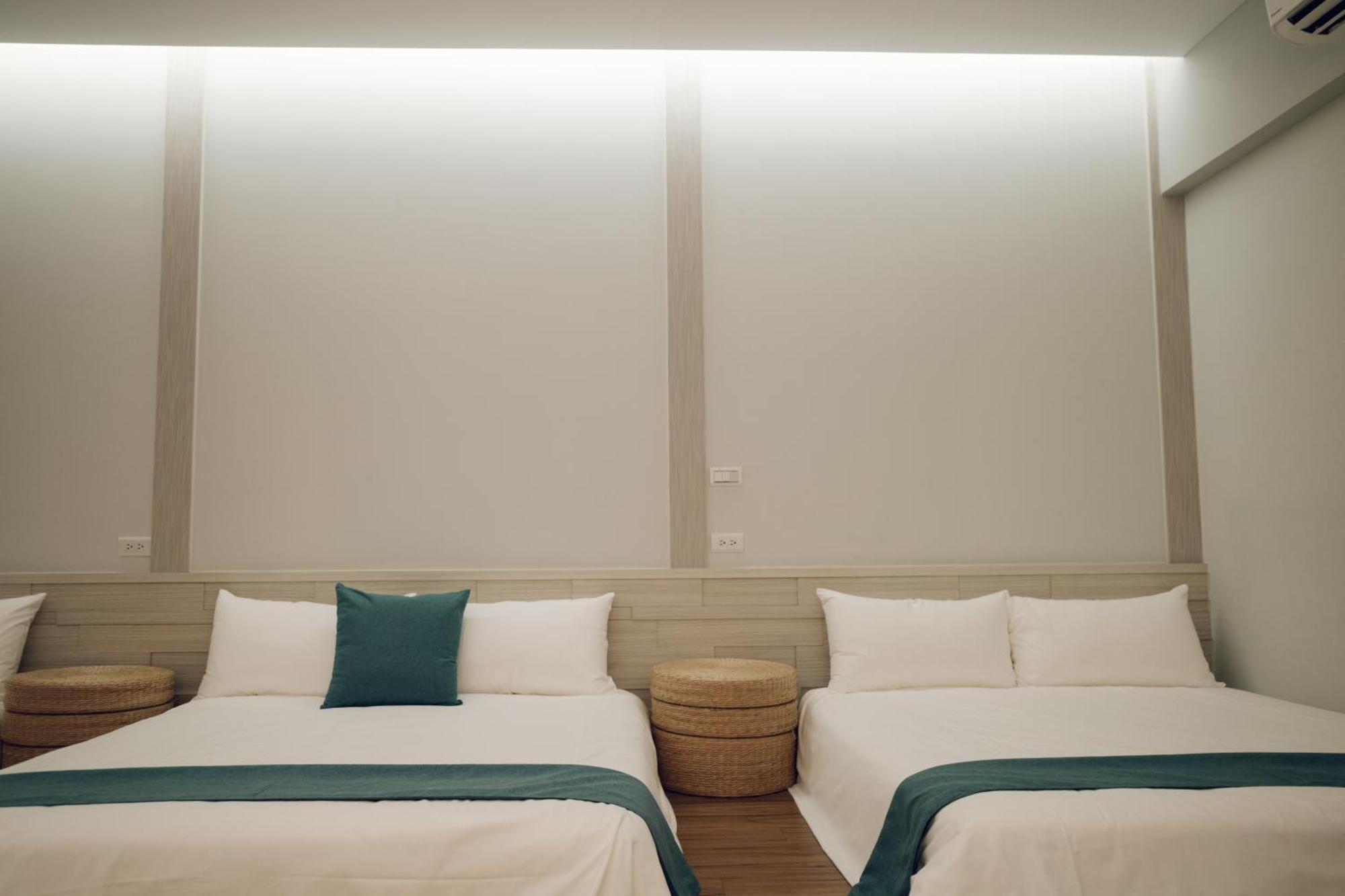 藴慢築 茶花藝主題民宿 Yun Man Zhu Homestay Gongguan Luaran gambar